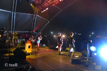 acampada f (123)