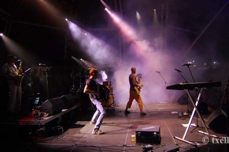 acampada f (232)