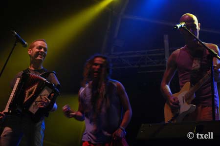 acampada f (90)